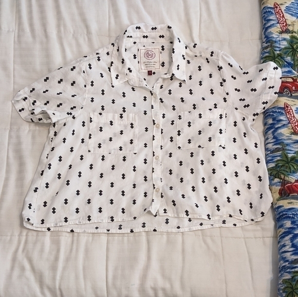 SO Perfect shirt button up top size Large - Picture 3 of 6